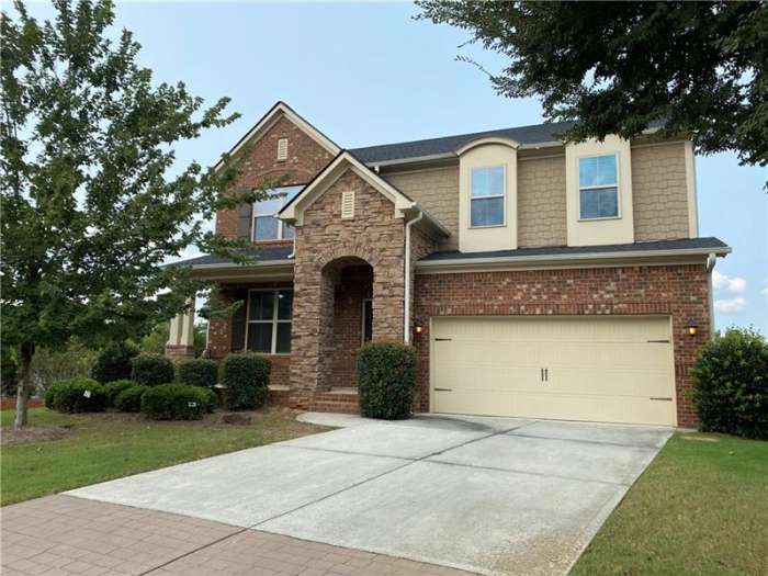 1384  Chelsea Falls  Lane  Suwanee 30024