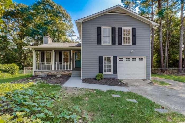 245 N Hampton  Drive  Fayetteville 30215